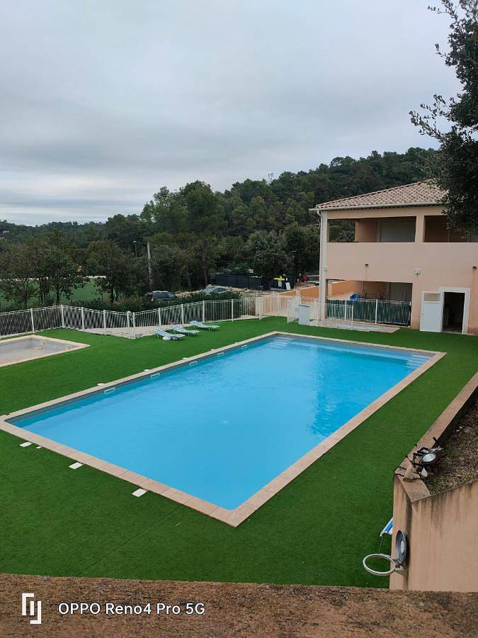 Camping pour 4 personnes, avec Terrasse ainsi que Piscine et Vue