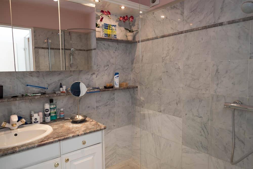Appartamento intero, Riviera al suo meglio: 1Br elegante ed eccezionale a 5 stelle con piscina + fronte spiaggia in Antibes, Cannes e dintorni