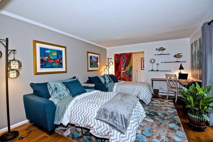 Vacation rental for 8 people, with hot tub and yard in Wake County