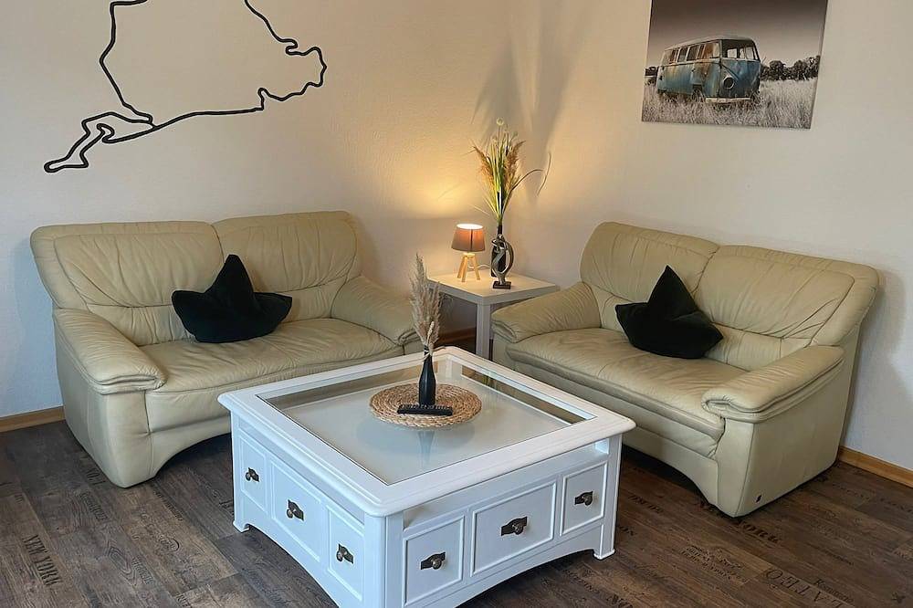 Ganze Wohnung, Ferienwohnung in Adenau am Nürburgring Nordschleife in Adenau, Osteifel