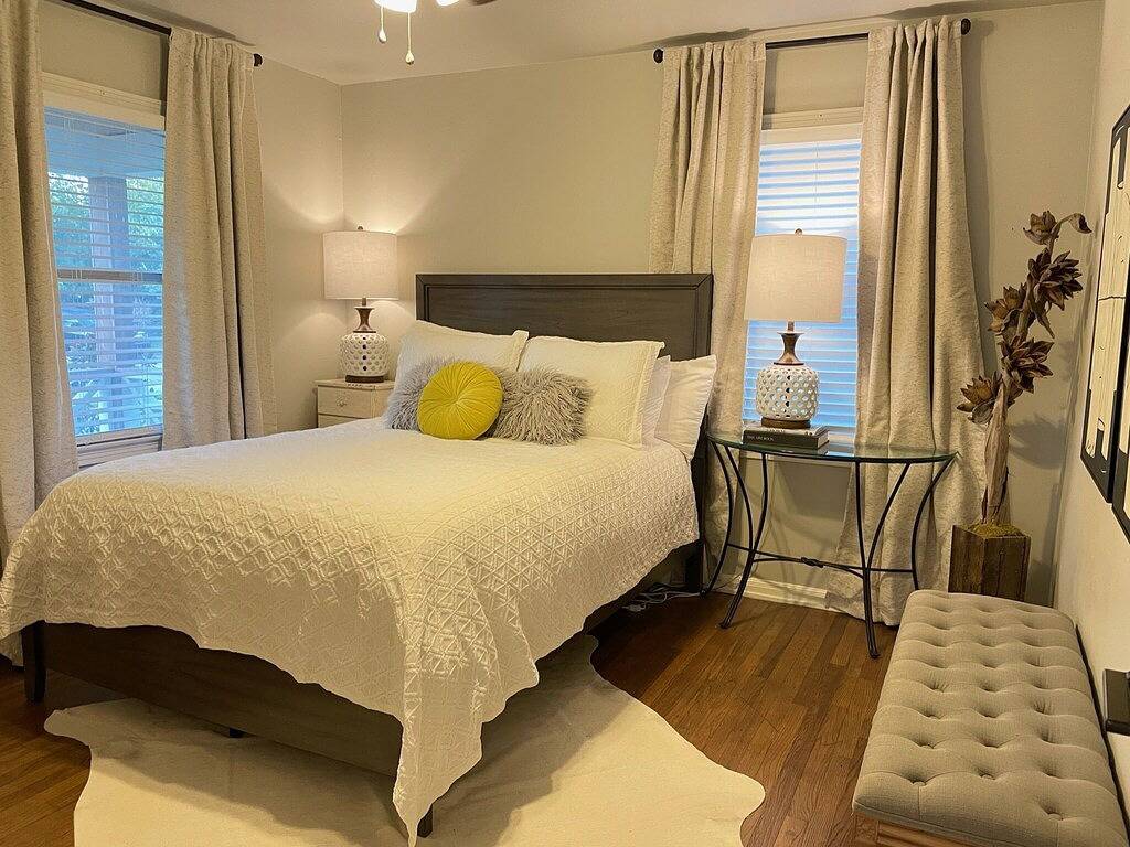 Walk to the River or Downtown. One block from Cameron Park. 1 Mile to Silos! in Waco, McLennan County