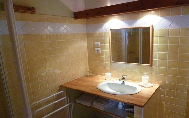 Location de vacances pour 3 personnes, avec vue ainsi que terrasse et jardin à Colmars - 4