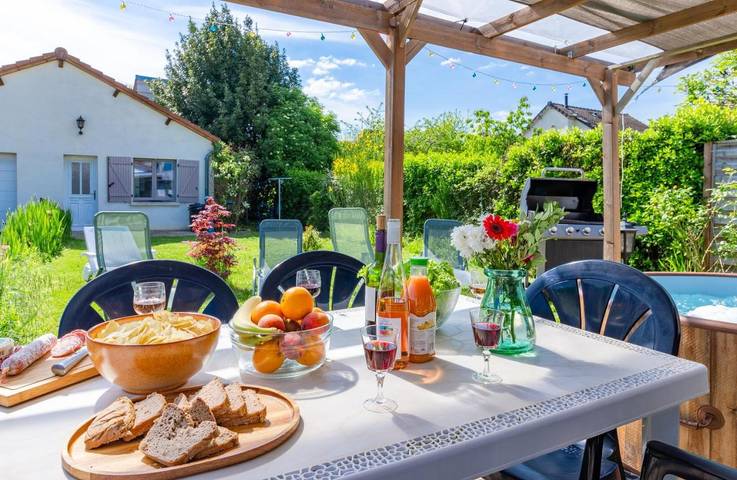 Location de vacances pour 6 personnes, avec Jacuzzi ainsi que Terrasse et Jardin à Sainte-Savine