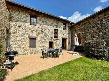 Gîte pour 6 personnes, avec terrasse, animaux acceptés à Valprivas
