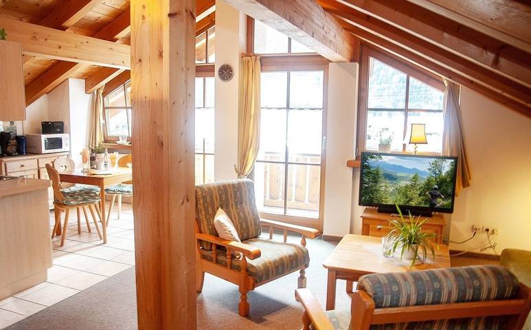 Ferienwohnung für 2 Personen, mit Balkon und Ausblick in Alpenwelt Karwendel