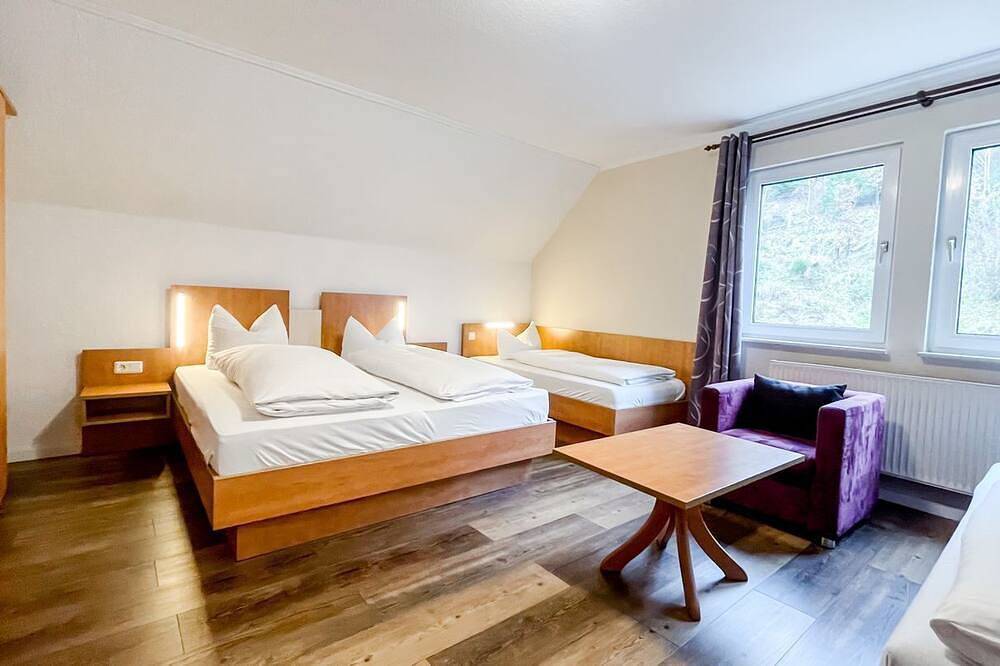 Komfortables und vielseitiges Zimmer –Perfekt für Erholung, Arbeit und Austausch in Züschen, Winterberg