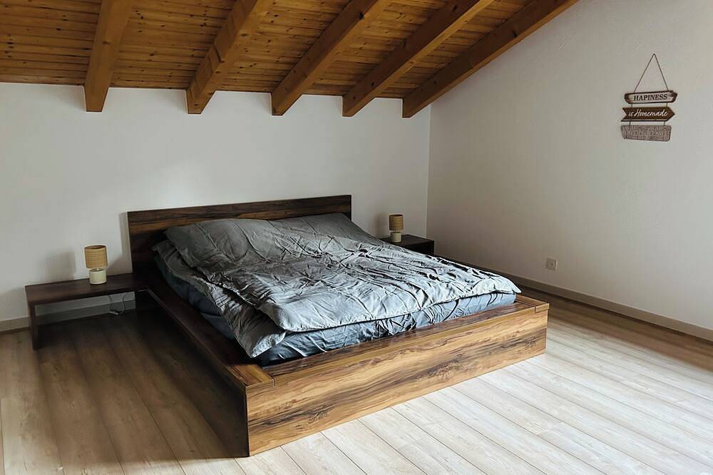 Appartamento intero, Spacious duplex apartment in Val-de-Travers, Massif du Jura