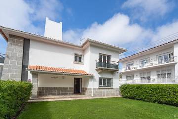 Villa pour 16 personnes, avec jardin et balcon à Cascais