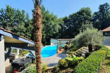 Cottage pour 8 personnes, avec jardin à Moirax