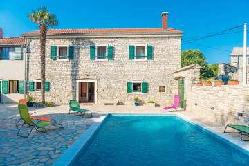 Villa für 10 Personen in Grad Benkovac, Zadar, Bild 1