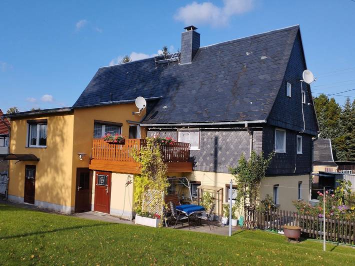Ferienwohnung für 4 Personen, mit Balkon und Terrasse sowie Garten