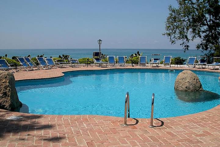 Holiday home for 4 people, with garden and pool - 1