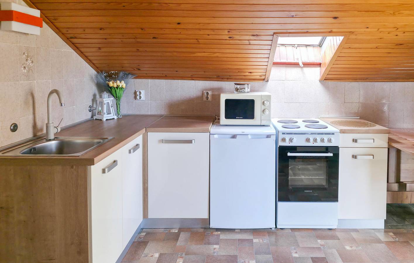 Appartement de vacances entier, Appartement confortable avec vue sur la mer, Wi-Fi, climatisation et terrasse - À 2 km de la plage in Crikvenica, Primorje-Gorski Kotar