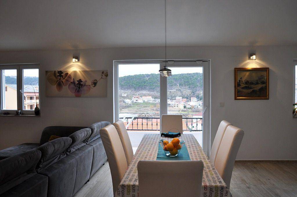 Ganze Ferienwohnung, Ferienwohnung "Sanset" mit Blick auf das Wasser in Lopar, Rab