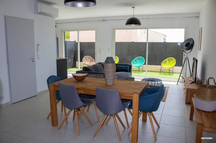 Location de vacances pour 2 personnes, avec terrasse à La Fare-les-Oliviers - 4