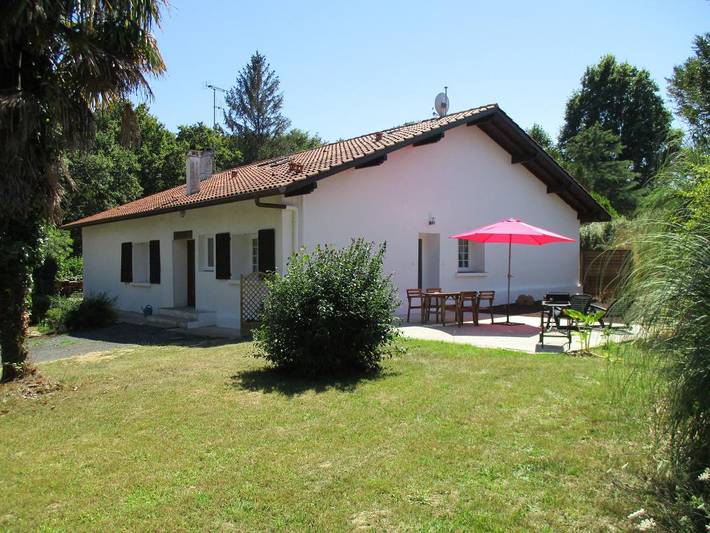 Gîte pour 4 personnes, avec Terrasse ainsi que Jardin et Vue