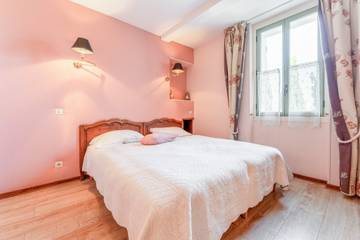 Chambre pour 2 Personnes dans Violès, Provence, Photo 1