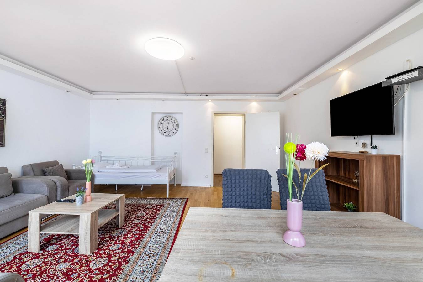 Aldars Urban Suite No.6 with Balcony, Wi-Fi, and Air Conditioning in München Ludwigsvorstadt, München