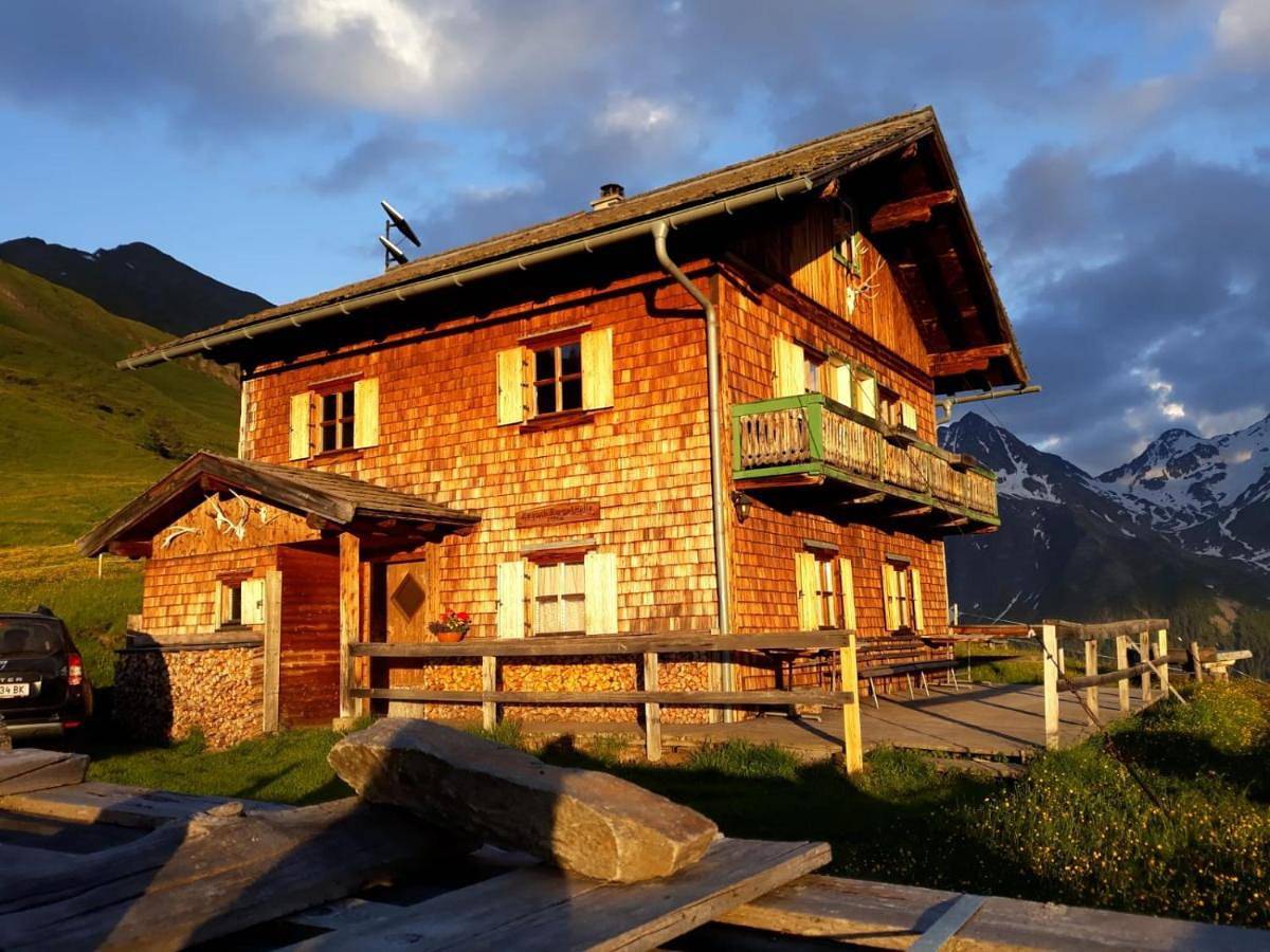 Three-Bedroom House in Schobergruppe, Kals am Großglockner