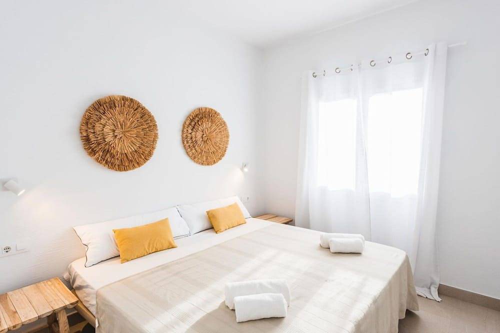 Schönes alleinstehendes Ferienhaus für 4 Leute mit  W-Lan, Klimaanlage, Pool, Tv und Innenhof in Alaior, Alaior Gemeinde