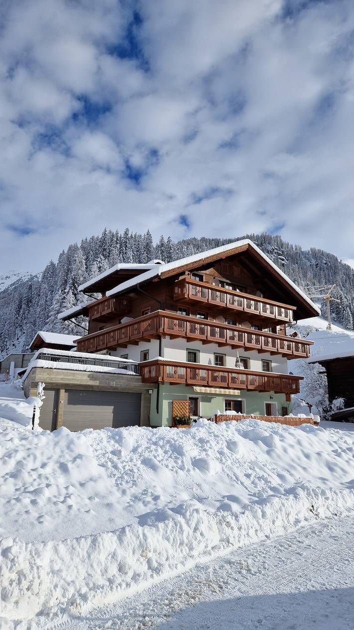 Ferienwohnung für 2 Personen, mit Balkon und Terrasse sowie Ausblick