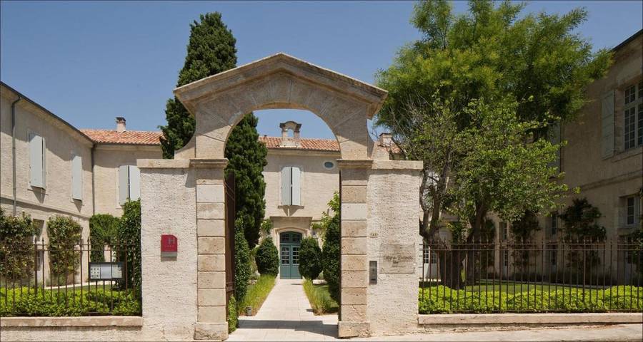 Hôtel pour 2 personnes, avec Jacuzzi et Terrasse ainsi que Jardin et Piscine