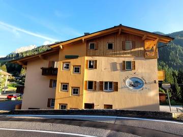 Maison d’hôte pour 2 personnes, avec balcon et vue à Canazei
