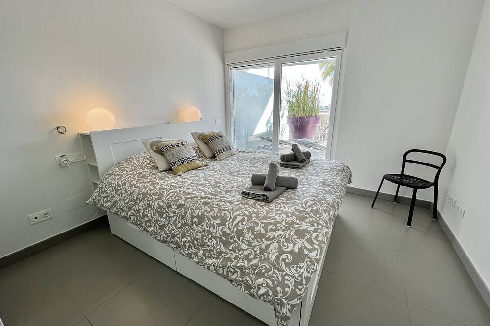 Entire apartment, 9 - Apartment in Reserva de higueron , Benalmadena in La Capellania, Benalmádena