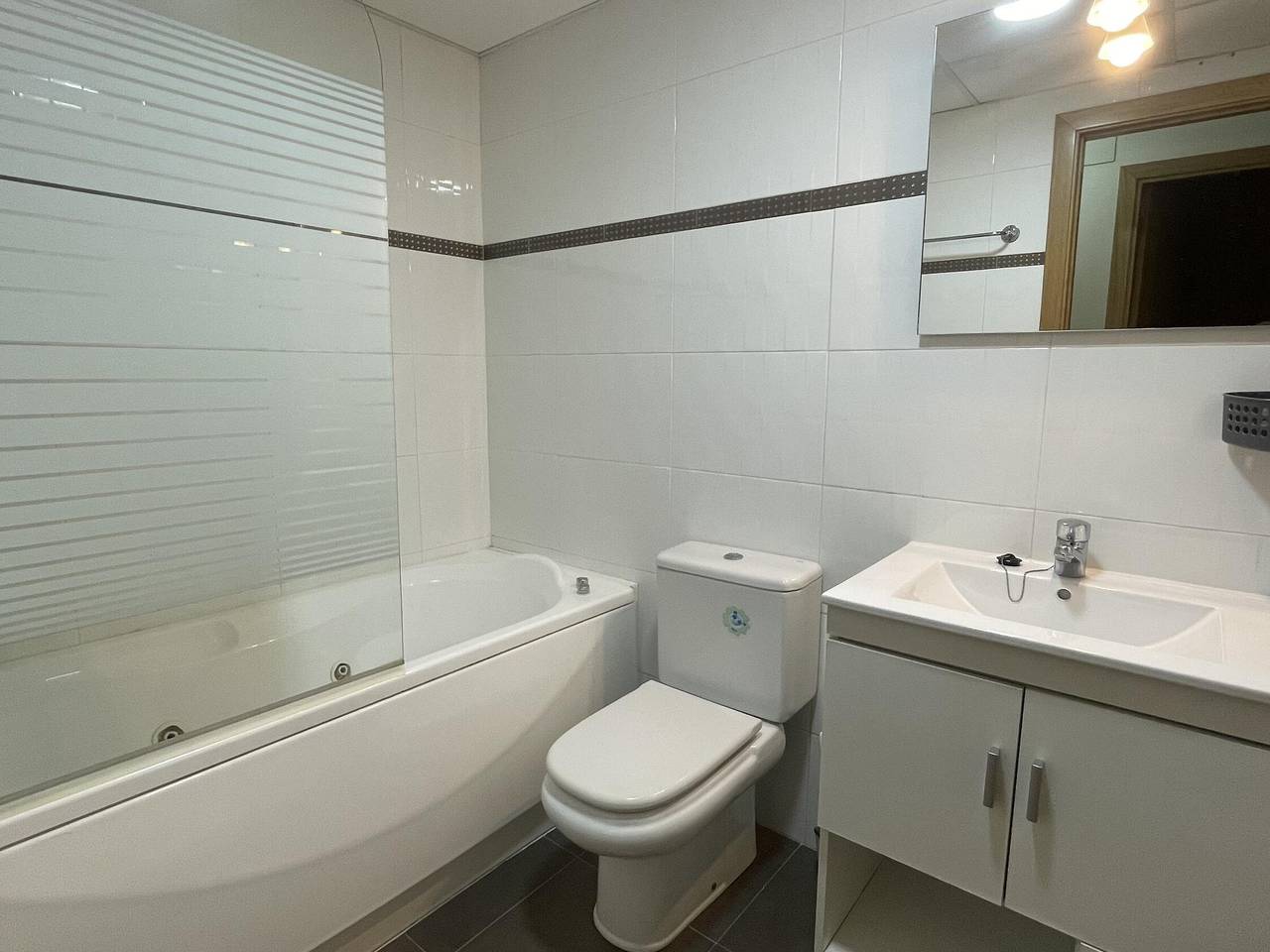 Ganze Wohnung, Neues Apartment mit Klimaanlage in Miami Platja, Miami Playa