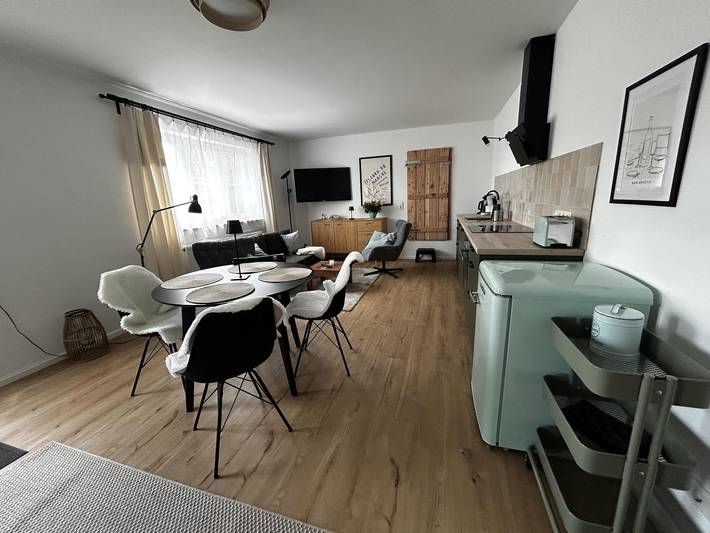 Ganze Ferienwohnung, Appartement, 1 Schlafzimmer, 1 Wohn-Koch-Esszimmer, Badezimmer in Höhn, Westerburg & Umgebung