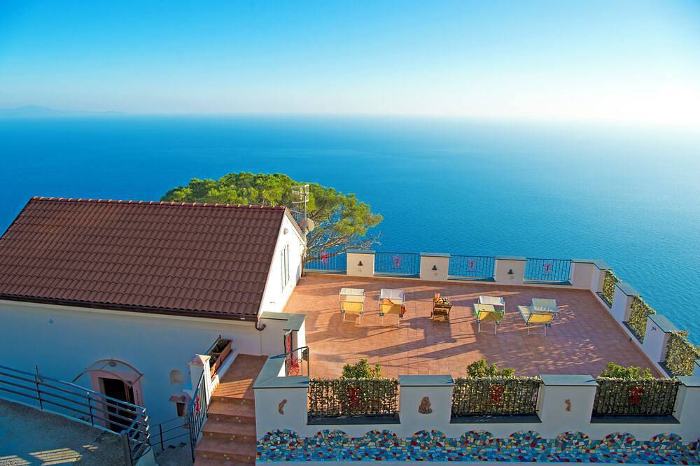 Ganze Wohnung, Zaffiro apartment with panoramic sea view between Amalfi and Positano in San Michele (Salerno), Furore