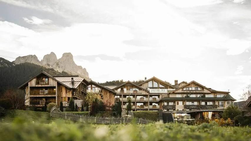 Zimmer für 2 Personen, mit Balkon und Whirlpool sowie Garten und Pool in Grän - 2