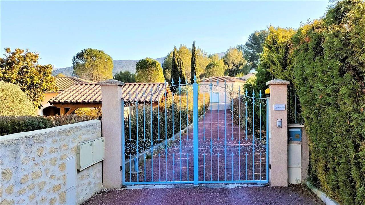 Double Room in Saint-Zacharie, Côte méditerranéenne (France)