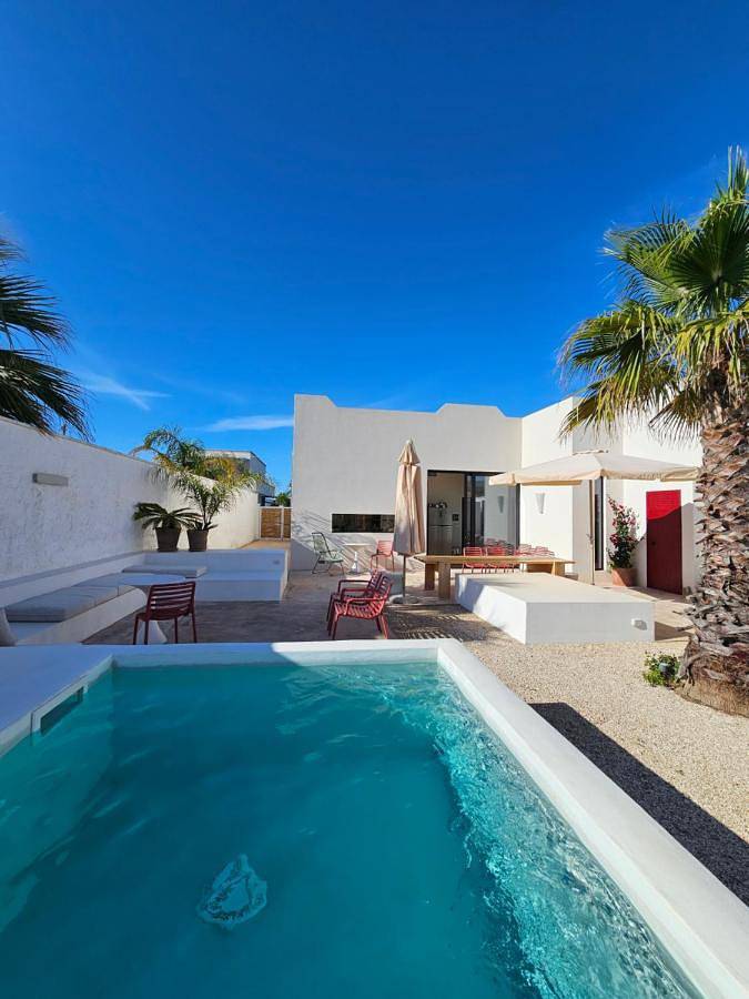Villa per 6 persone, con panorama e piscina nonché giardino a Manduria