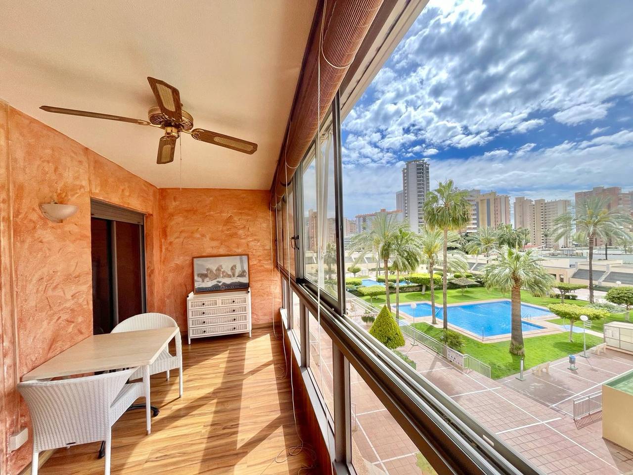 Entire apartment, Spacious apartment, garden view - 4 guests in Benidorm, Costa Blanca