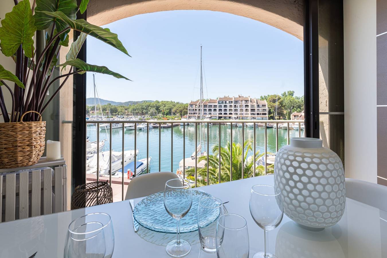 Estudio entero, Escapade des Marines - Welkeys in Port Cogolin, Cogolin