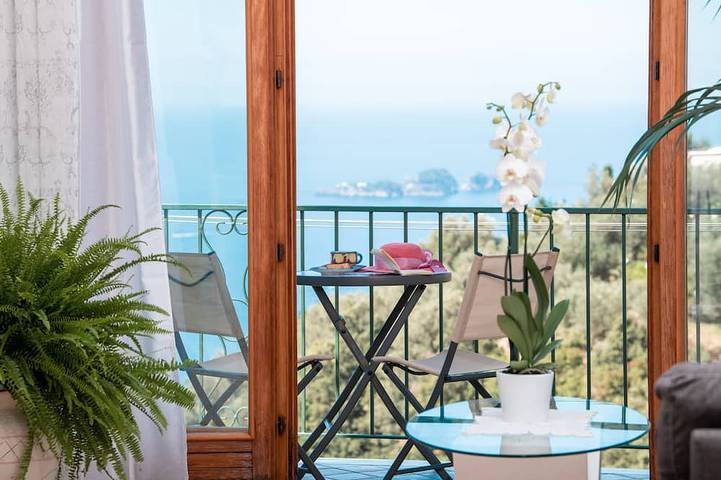 Vacation rental for 5 people, with yard in Positano