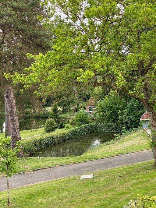 Le cottage des Vaux avec cheminée, sauna et jacuzzi dans un parc arboré in Senlisse, Park krajobrazowy Górnej Doliny Chevreuse