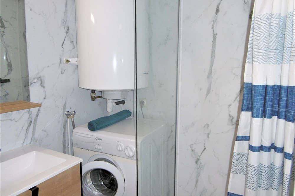 Appartement entier, Appartement 2 pièces 2 à 4 personnes à 500 m de la plage Wifi in Sarzeau, Côte des Mégalithes