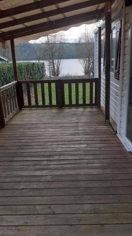 Location de vacances pour 11 personnes, avec piscine et terrasse ainsi que vue sur le lac et vue à Le Chesne - 3