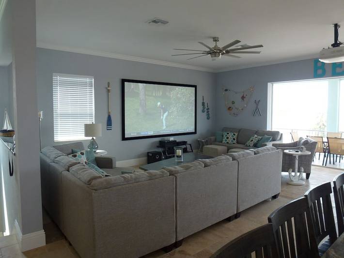 Vacation home for 14 people, with balcony and hot tub in Fort Myers Beach