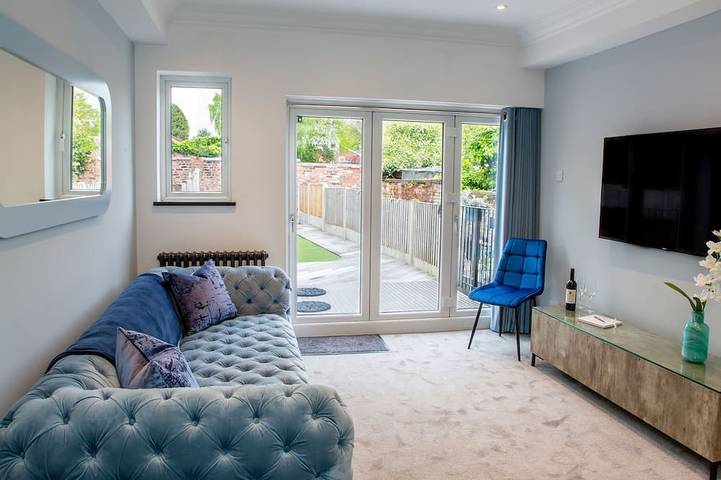 Apartment for 4 people, with garden in Warrington