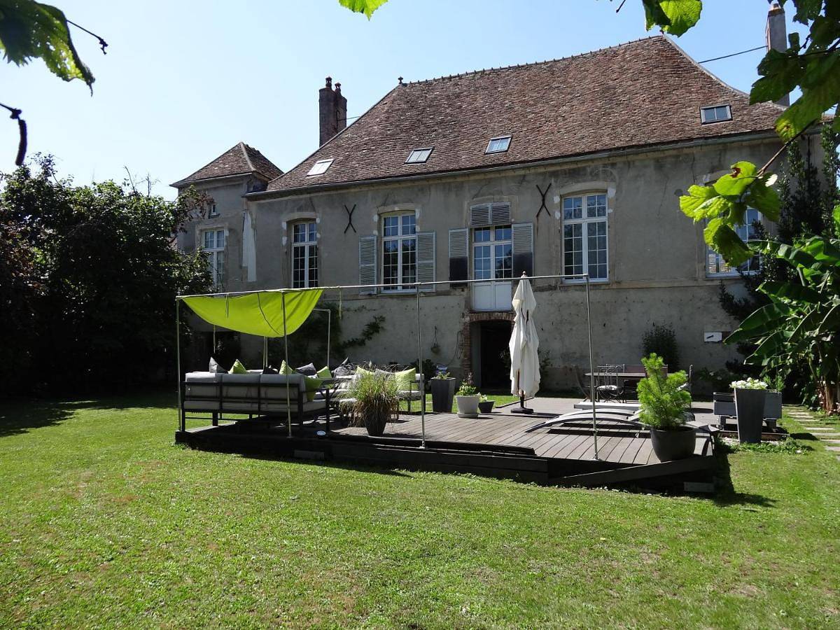 Les Petites Tuileries in Bray-sur-Seine, Seine-et-Marne