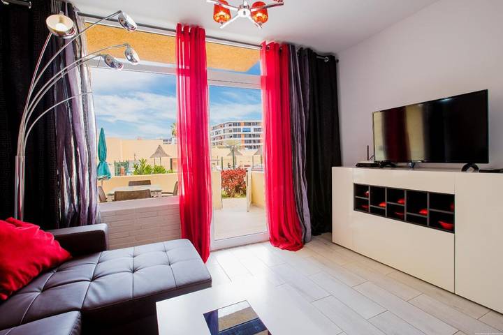 Bungalow voor 4 personen, with Balkon and Terras as well as Zwembad and Uitzicht in Costa Adeje