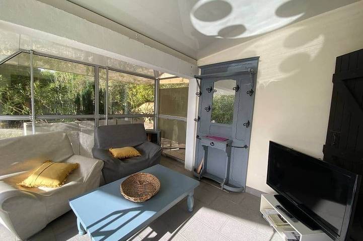 Gîte pour 3 personnes, avec terrasse dans Plage du Ruppione