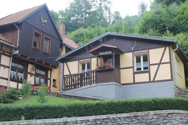Ferienwohnung für 2 Personen, mit Terrasse und Garten sowie Ausblick in Stolberg (Südharz)