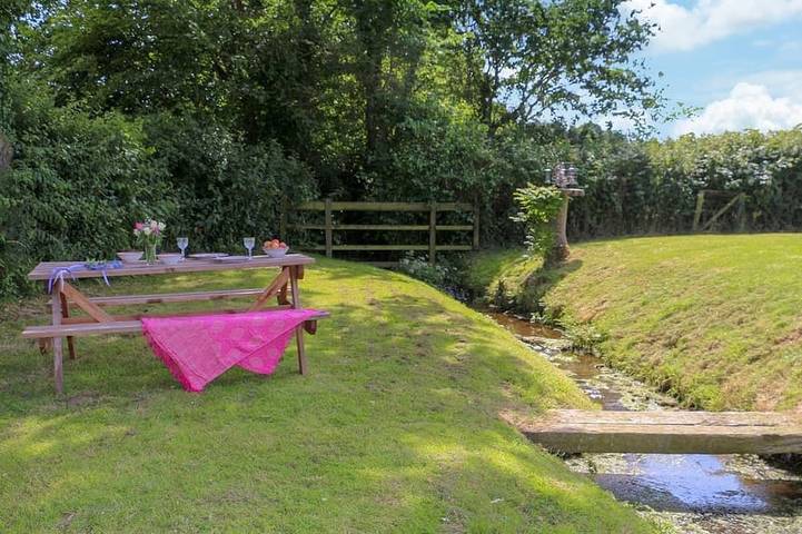 Camping for 2 people, with hot tub and garden in Somerset