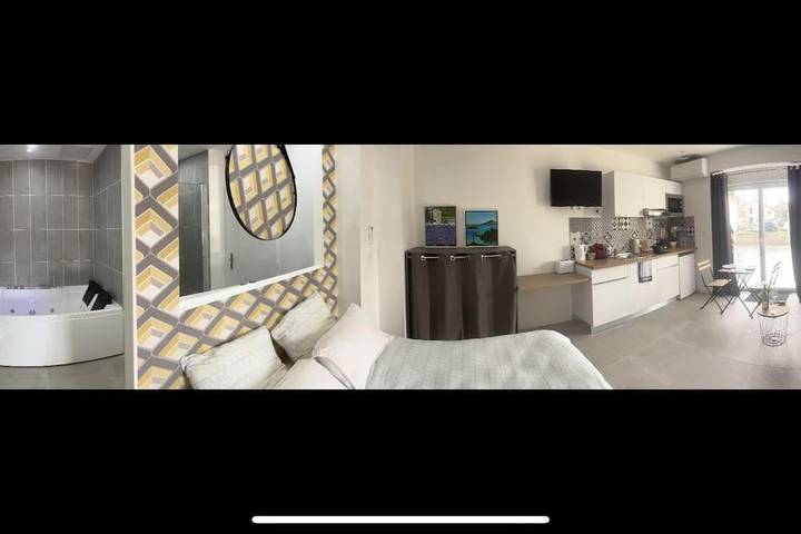 Appartement de vacances pour 2 personnes, avec terrasse ainsi que jacuzzi et jardin, animaux acceptés