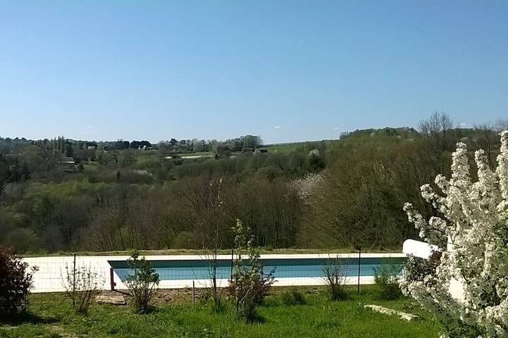 Gîte pour 7 personnes, avec piscine et jardin