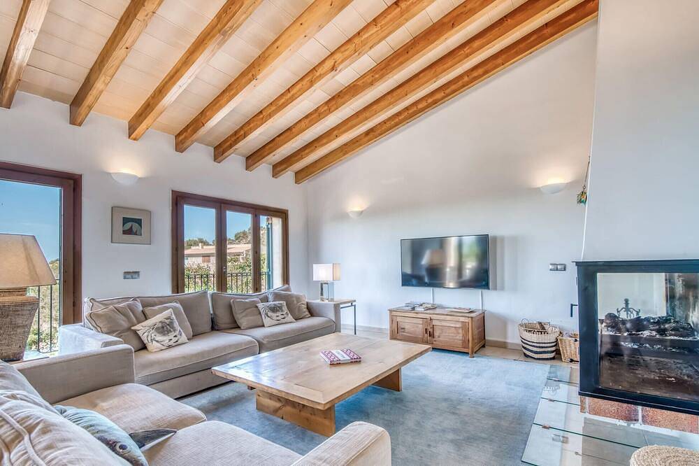 Stunning home in Galilea with private swimming pool, can be inside or outside in Galilea, Puigpunyent